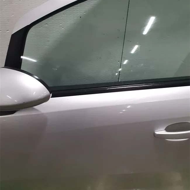 Porta anteriore sinistra