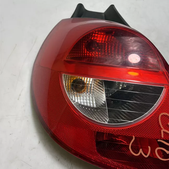 Fanale posteriore sinistro