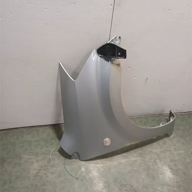 Parafango anteriore destro