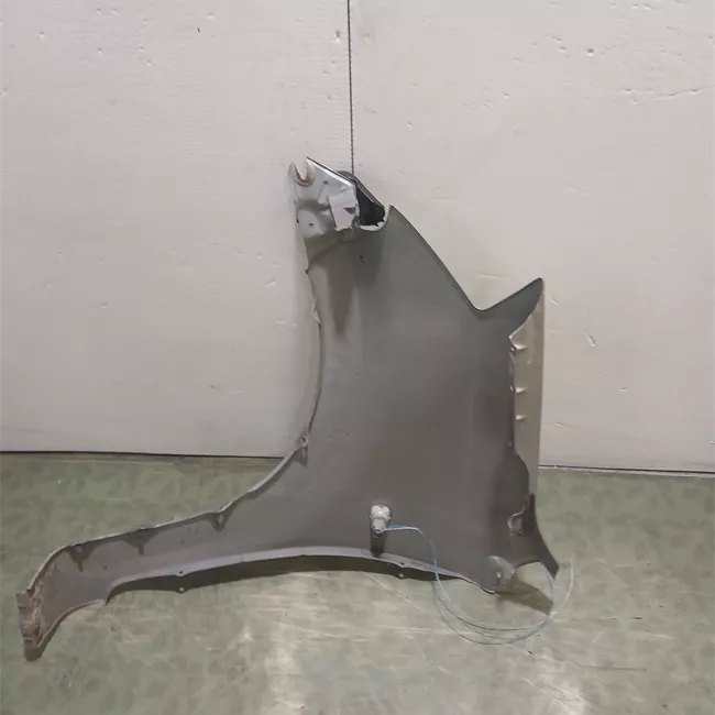 Parafango anteriore destro