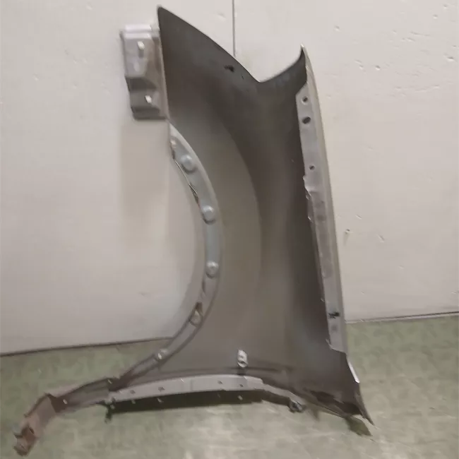 Parafango anteriore destro