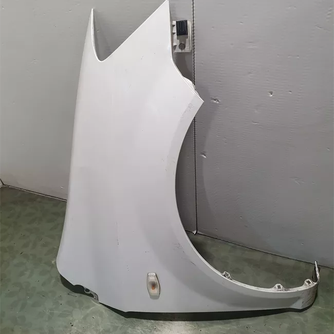 Parafango anteriore destro