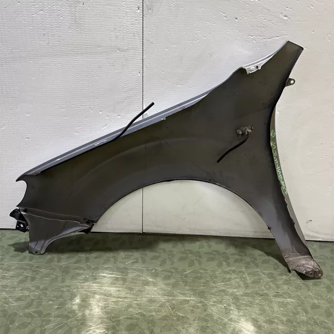 Parafango anteriore destro