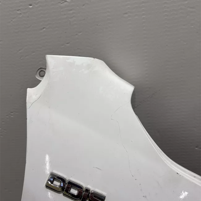 Parafango anteriore destro con fanalino laterale