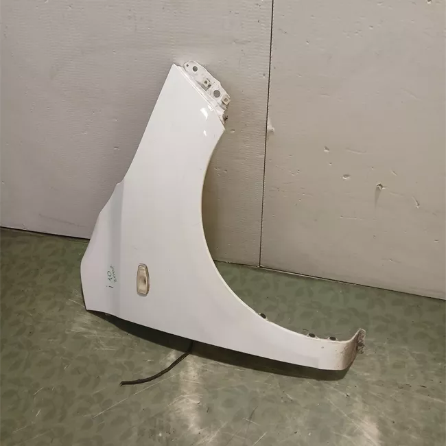 Parafango anteriore destro