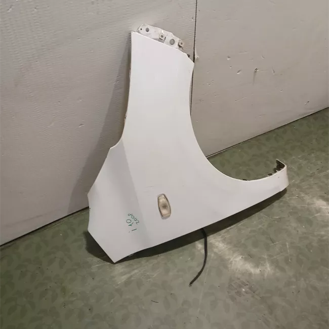 Parafango anteriore destro