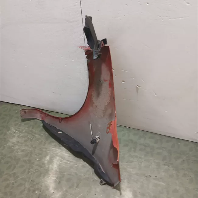 Parafango anteriore destro