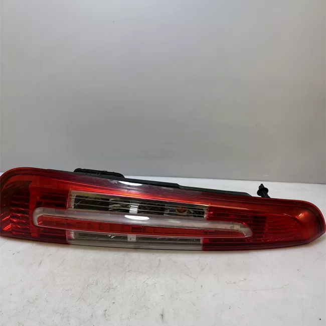 Fanale posteriore sinistro