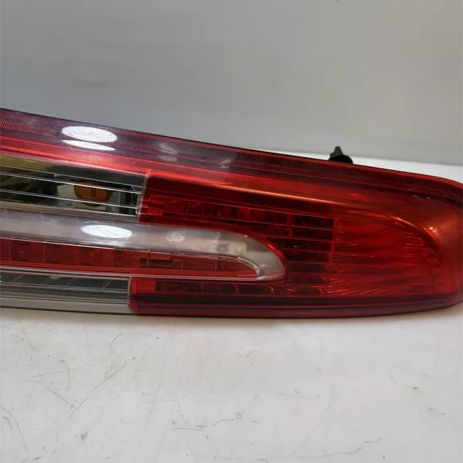 Fanale posteriore sinistro