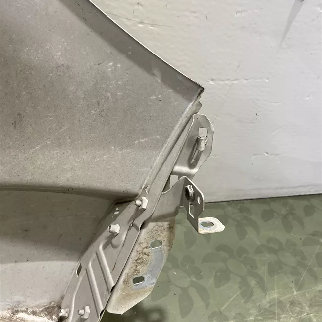 Parafango anteriore sinistro