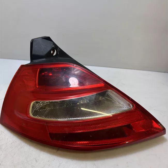 Fanale posteriore sinistro