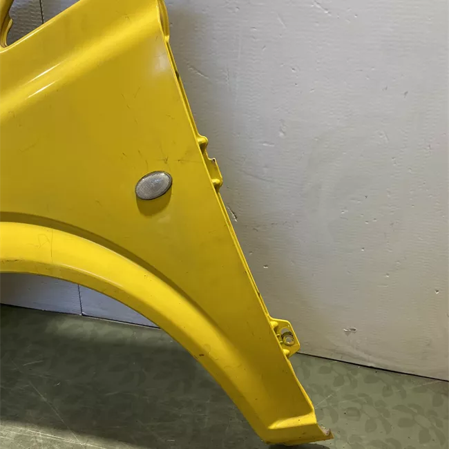 Parafango anteriore sinistro