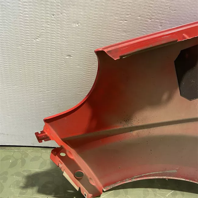 Parafango anteriore destro