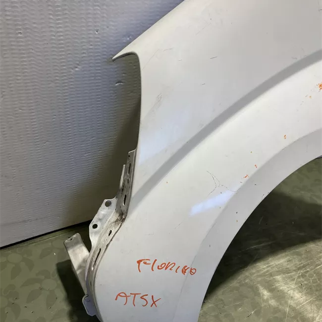 Parafango anteriore sinistro