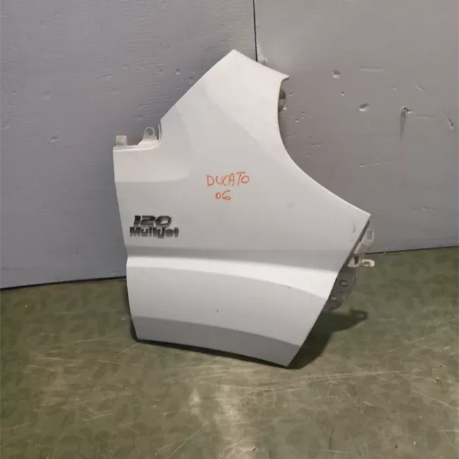 Parafango anteriore destro