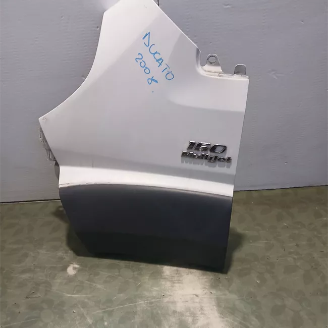 Parafango anteriore destro