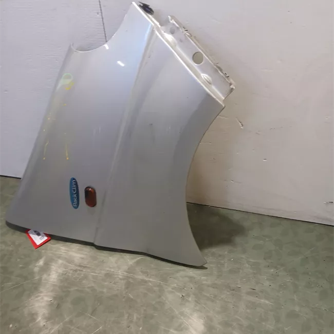 Parafango anteriore destro