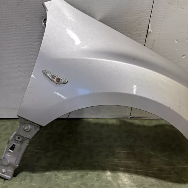 Parafango anteriore destro