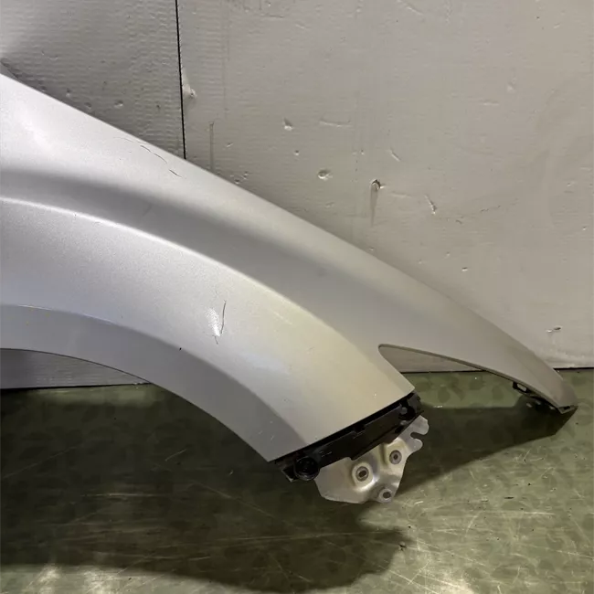 Parafango anteriore destro