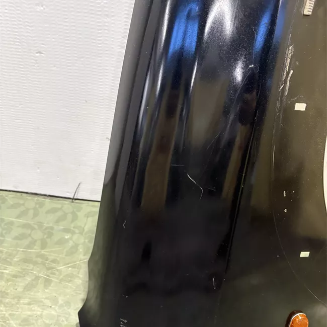 Parafango anteriore destro