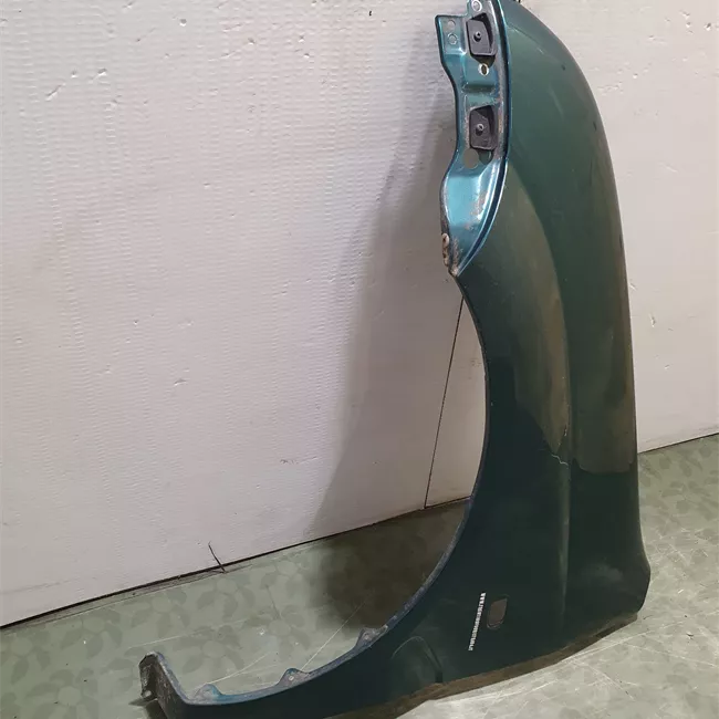 Parafango anteriore sinistro