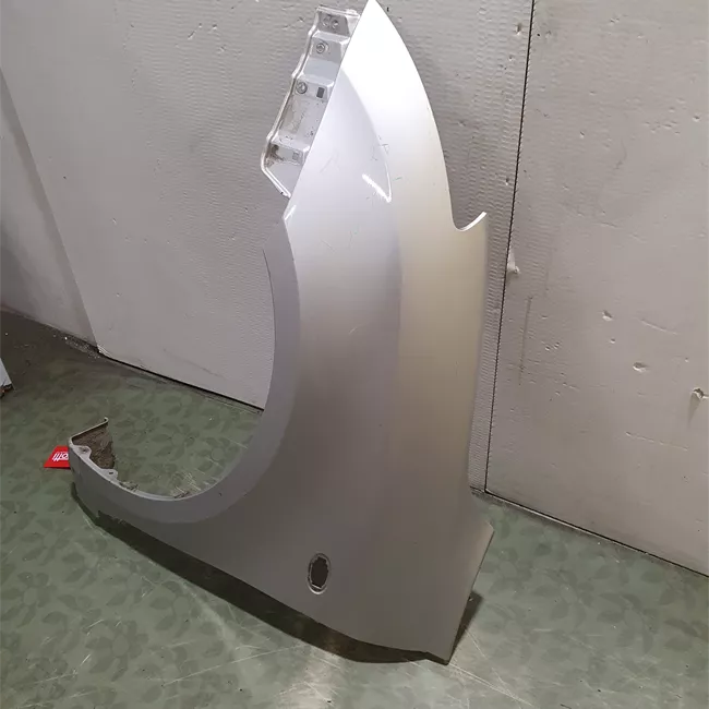 Parafango anteriore sinistro