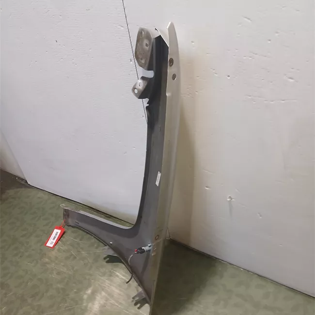 Parafango anteriore destro