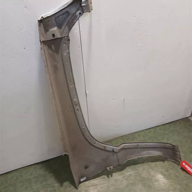 Parafango anteriore sinistro