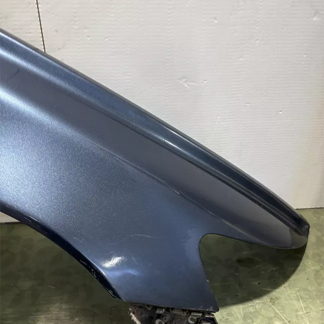 Parafango anteriore destro