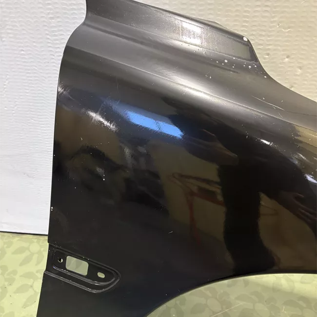 Parafango anteriore destro