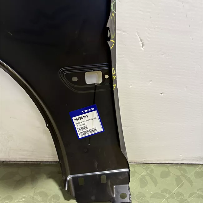 Parafango anteriore destro