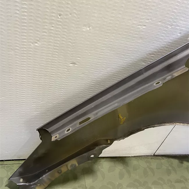 Parafango anteriore destro