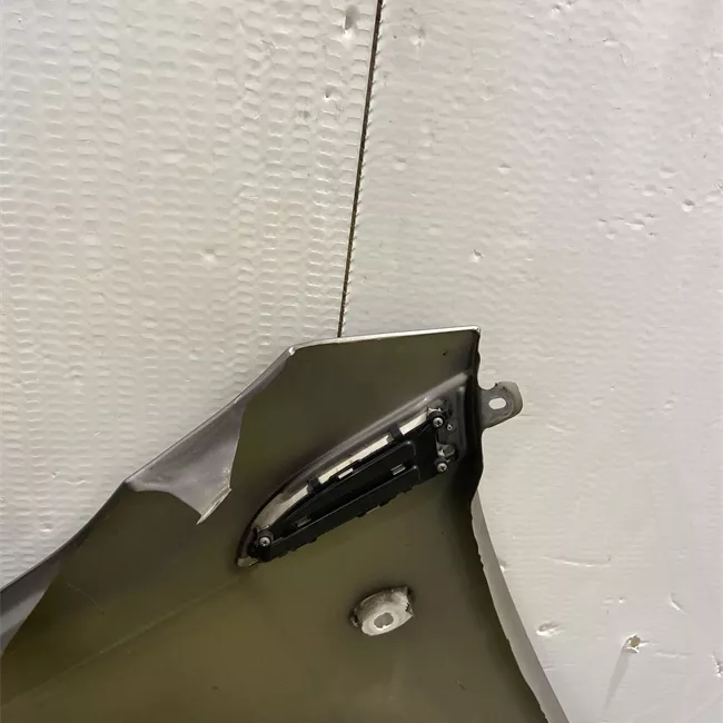 Parafango anteriore destro