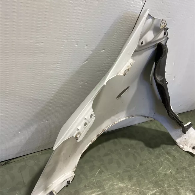 Parafango anteriore destro