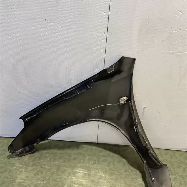 Parafango anteriore destro 07-03>05<