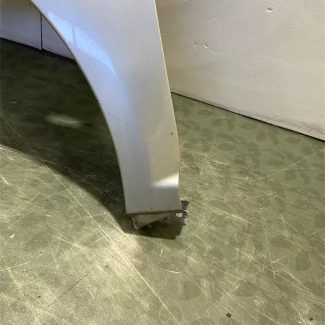 Parafango anteriore sinistro