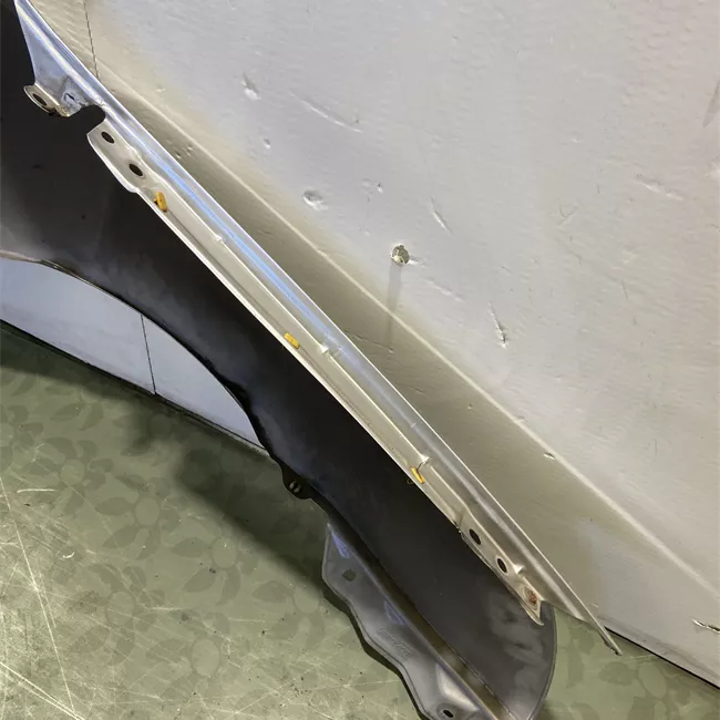 Parafango anteriore sinistro