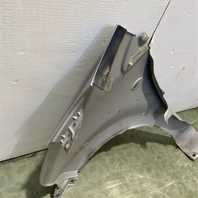 Parafango anteriore destro