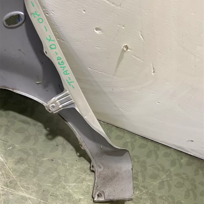 Parafango anteriore destro