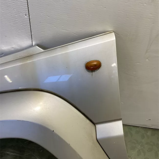 Parafango anteriore sinistro