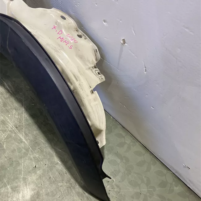 Parafango anteriore destro