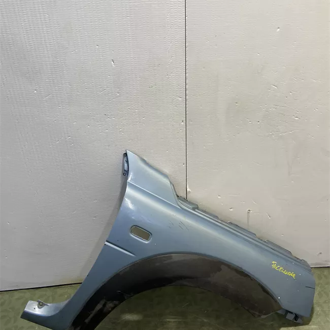 Parafango anteriore destro