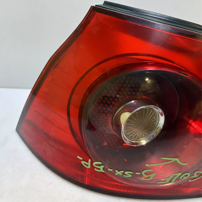 Fanale posteriore parte esterno sinistro VALEO