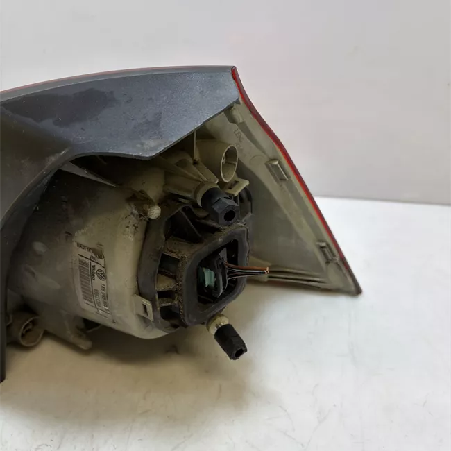 Fanale posteriore parte esterno sinistro VALEO