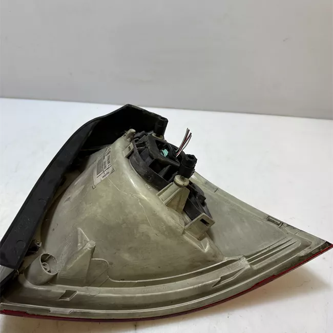 Fanale posteriore parte esterno sinistro VALEO