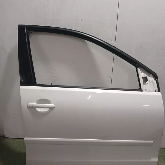 Porta anteriore destra