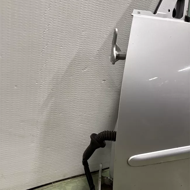 Porta anteriore sinistra