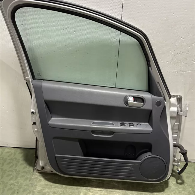 Porta anteriore sinistra