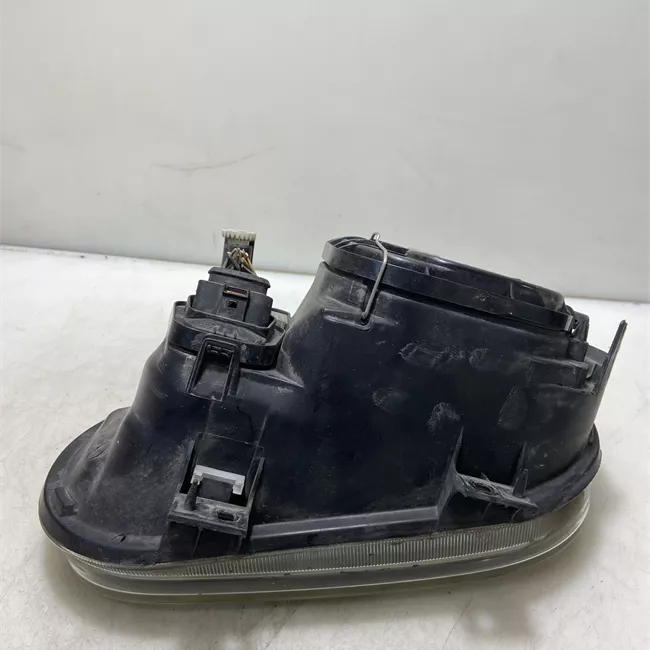 Proiettore destro con fendi nero/cromo