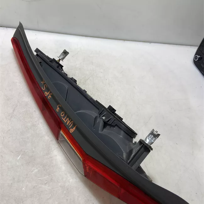 Fanale posteriore sinistro